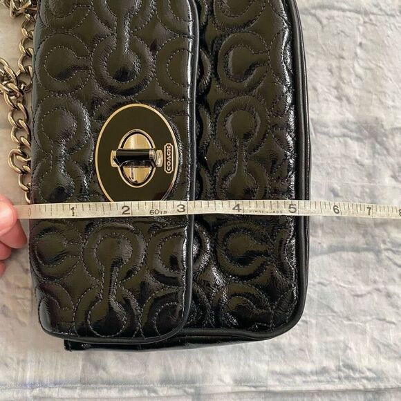 Coach mini shoulder/crossbody bag w/twist latch closure w/satin inner lining - Picture 12 of 12